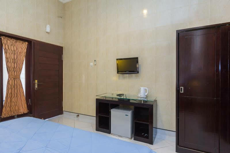 Hotel Reddoorz @ Kedonganan Jimbaran Exterior foto